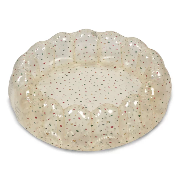 Petite piscine coeur transparente