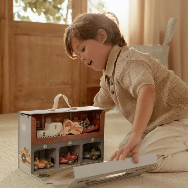 Circuit de course en bois – Image 3