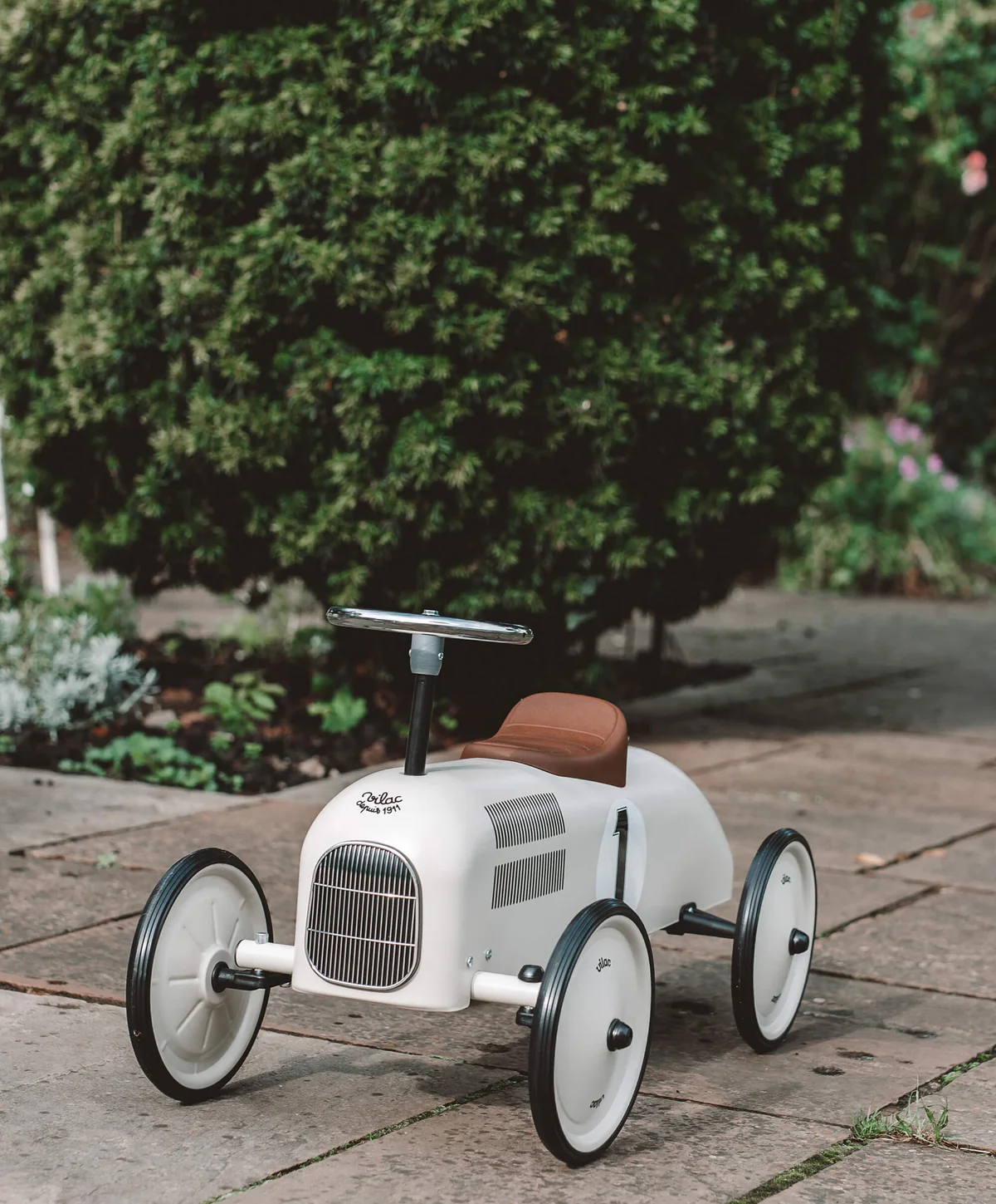 Voiture vintage en métal – Image 2