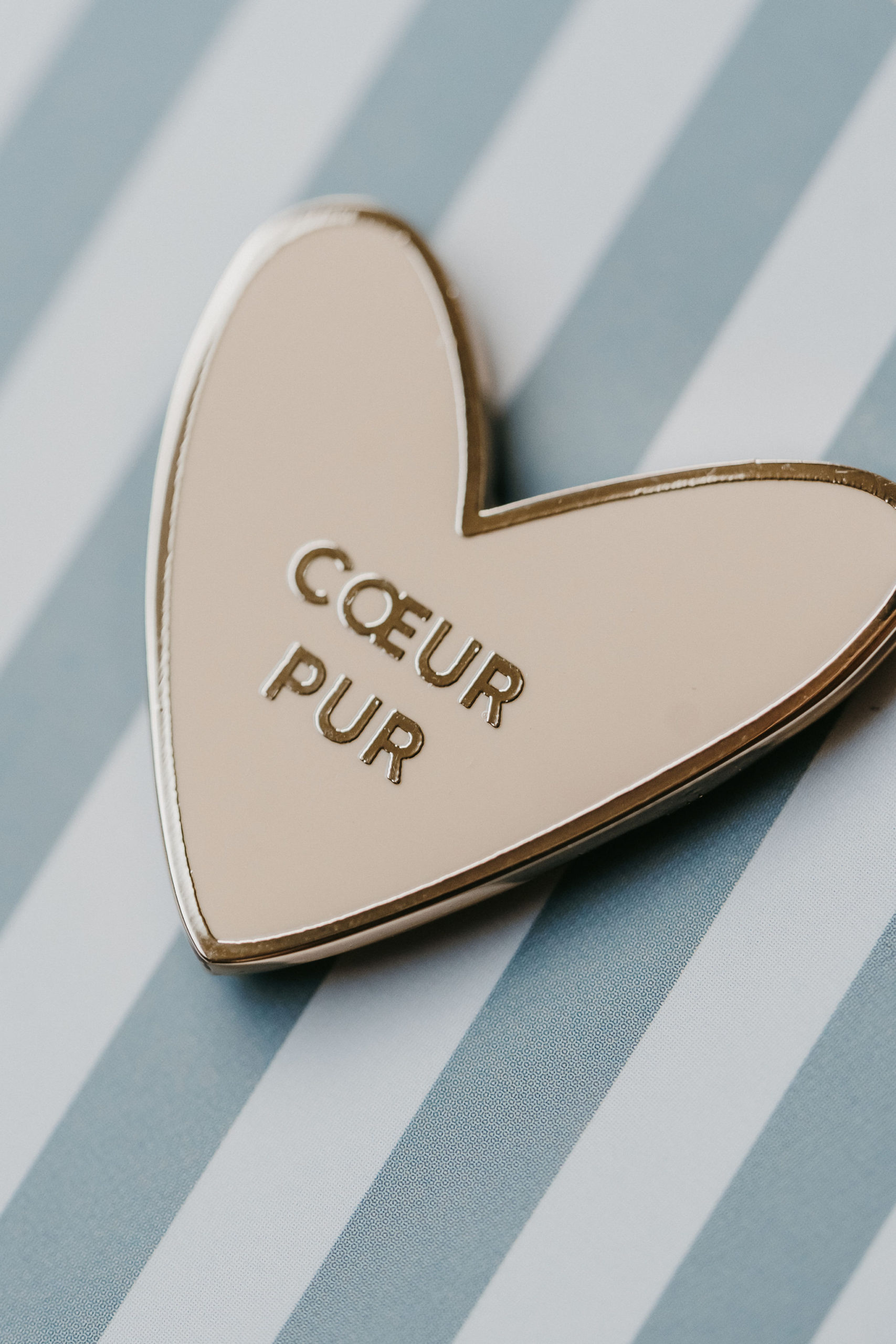 Pin's | Cœur pur – Image 2