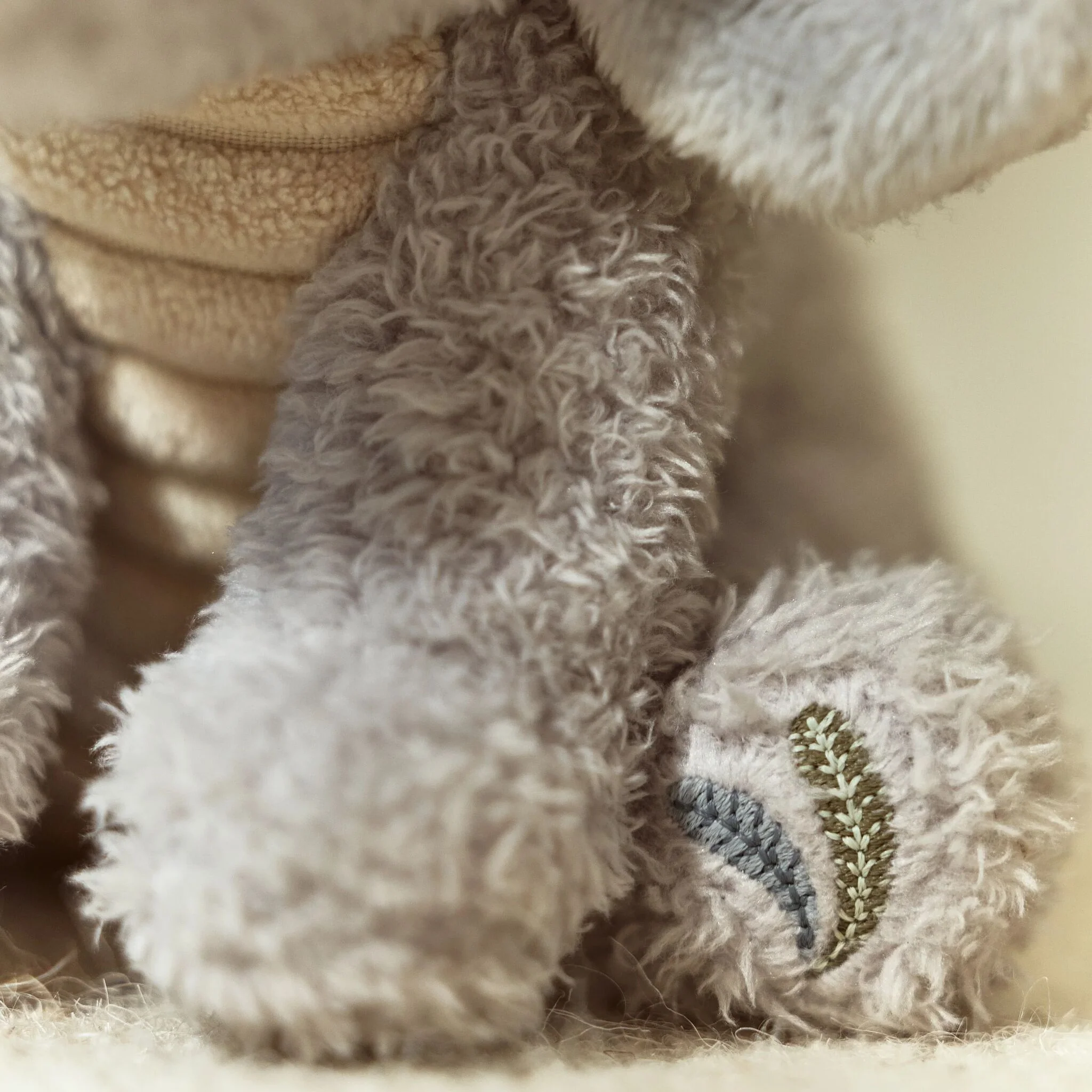 Petite Peluche | Eléphant Safari 17 cm – Image 3